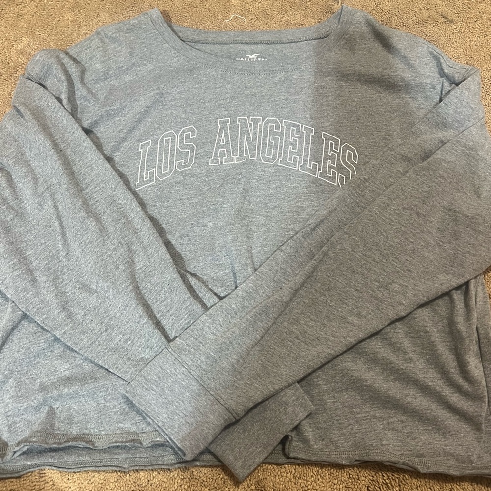 hollister graphic long sleeve size medium